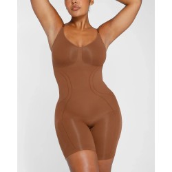 Bare Essentials™ Skin Flow™ Bodysuit lissant sans couture