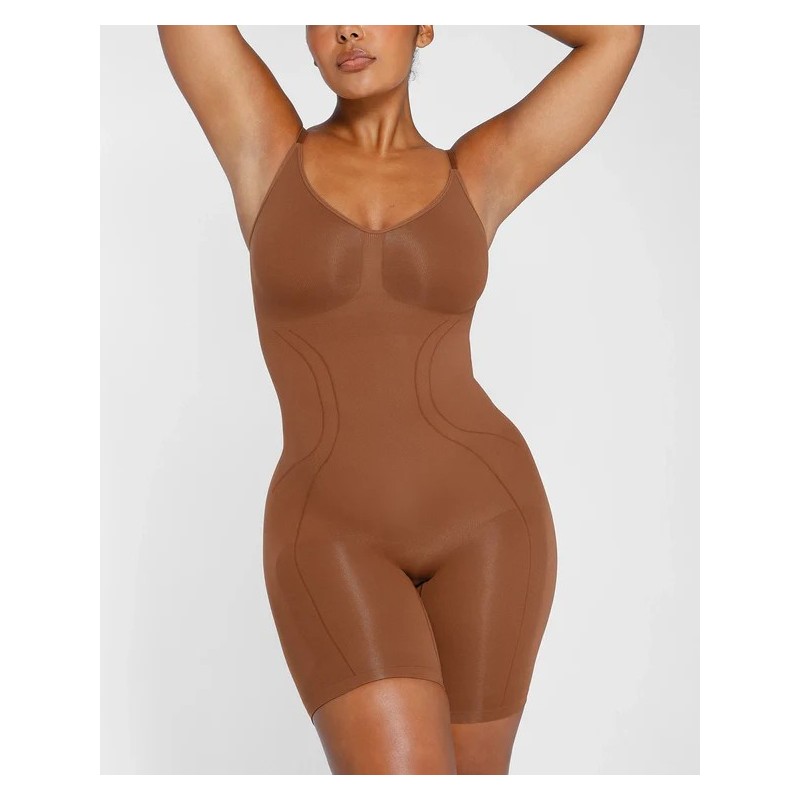 Bare Essentials™ Skin Flow™ Bodysuit lissant sans couture