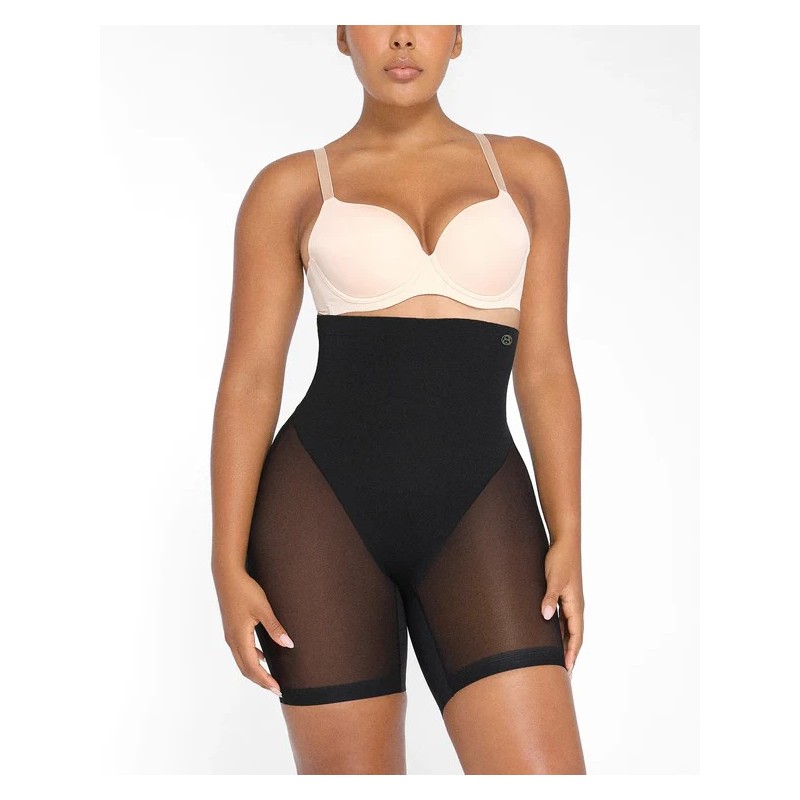 MeshSmooth™ Short à taille haute et mi-mollet MeshSmooth™ Short à taille haute et mi-mollet