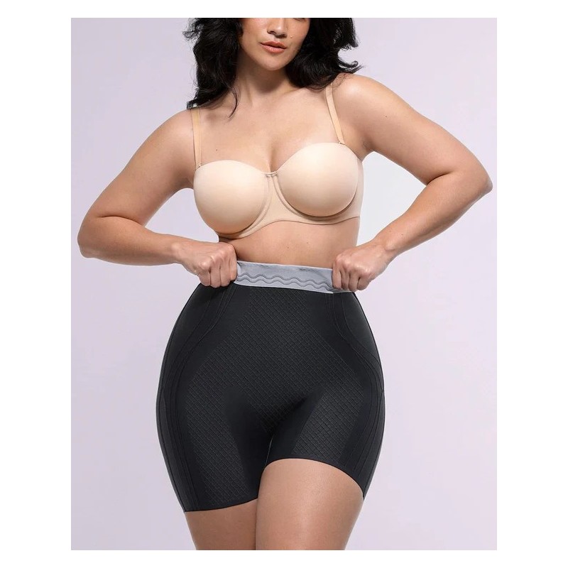 Crème Touch™ Control du ventre lissant impeccable mi-cuisse court Crème Touch™ Control du ventre lissant impeccable mi-cuisse court